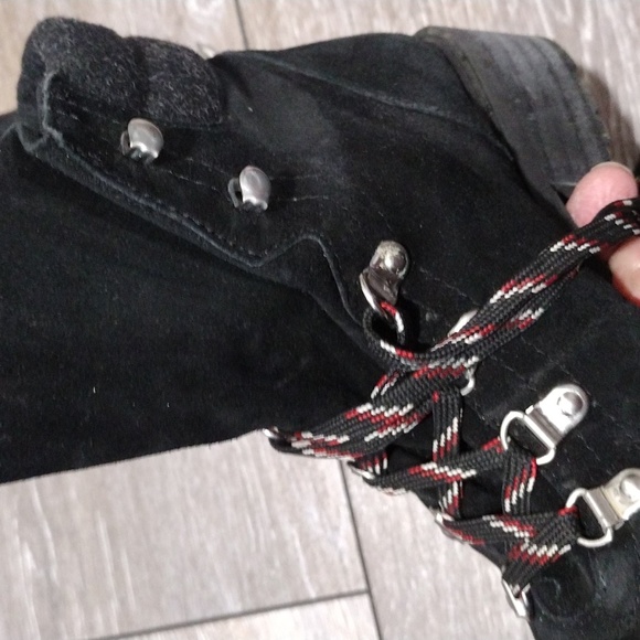 Sam Edelman black suede hiking style boots. Size 7 - Picture 6 of 11
